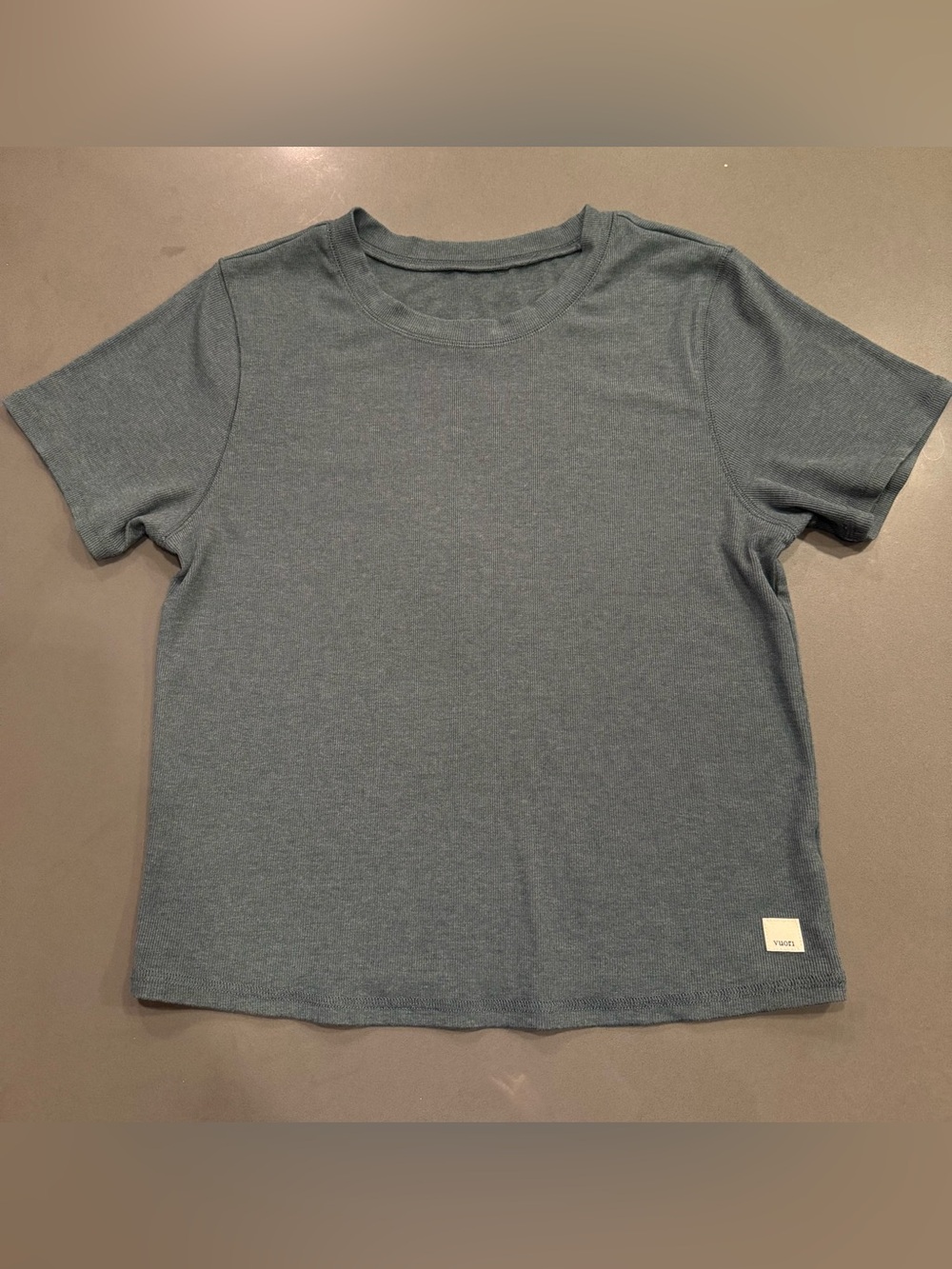Vuori Olive green shirt sleeved Tee